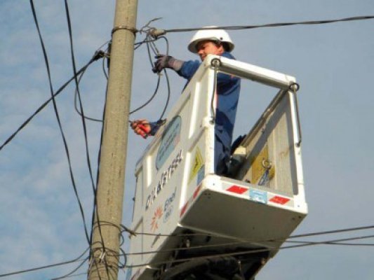 19 localităţi, afectate timp de o lună de lucrările Enel